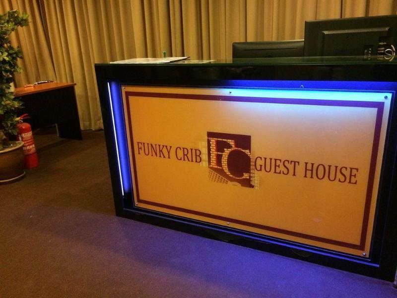 Funky Huts Guest House Куала-Лумпур Экстерьер фото